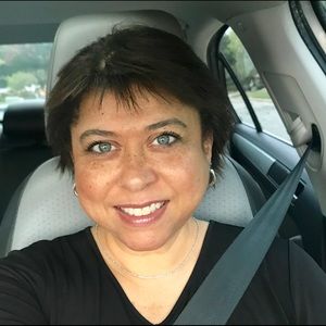 Meet your Posher, Raquel